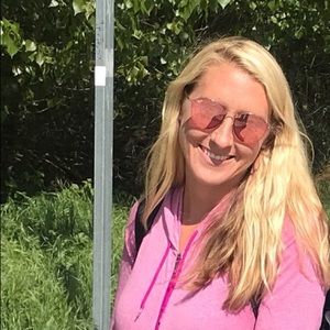 Meet your Posher, Melissa